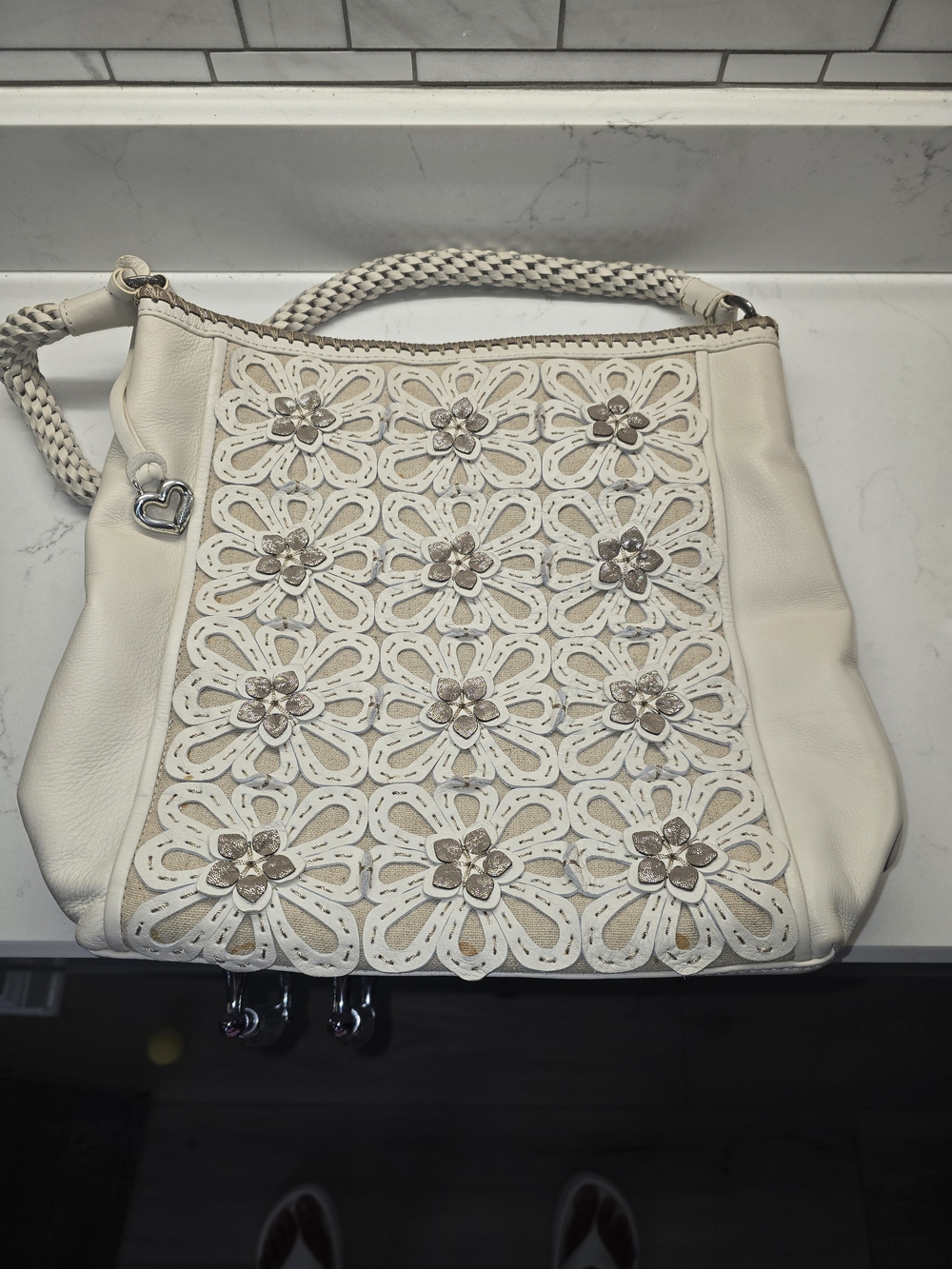 BRIGHTON MASTERPIECE WHITE FLORA 3D FLORAL APPLIQUE WEAVED LEATHER LINEN HANDBAG